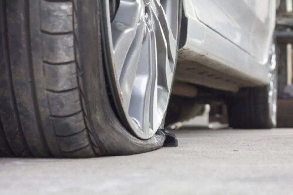 Klaim ganti rugi ban mobil pecah ke jasa marga