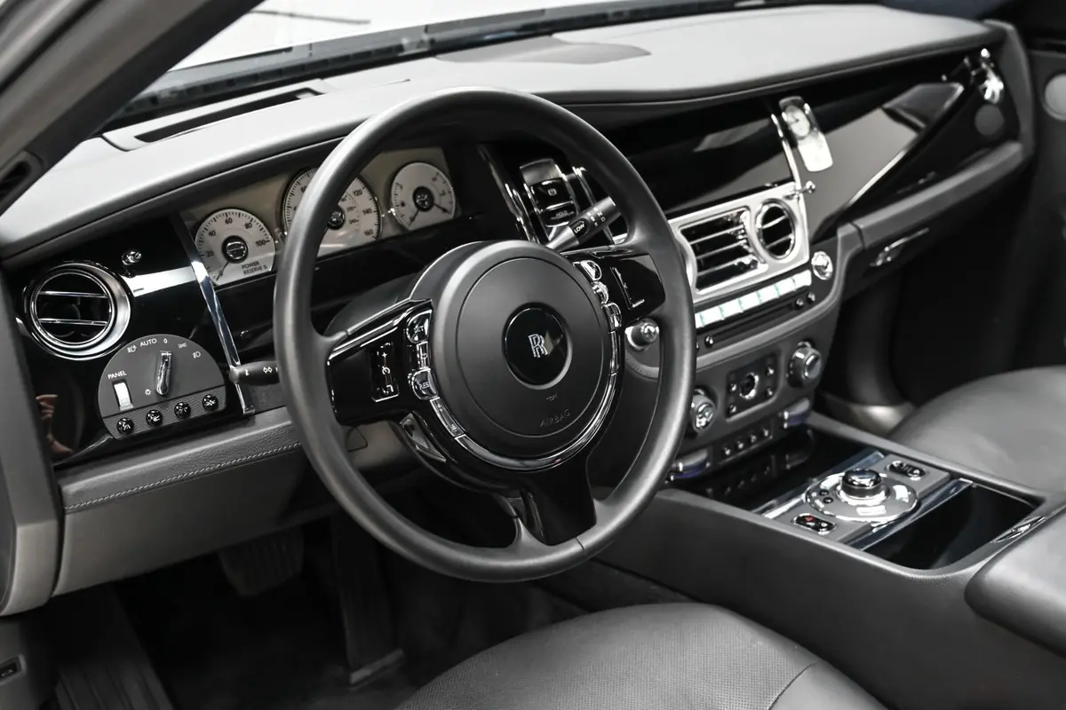 Rolls royce ghost 2011