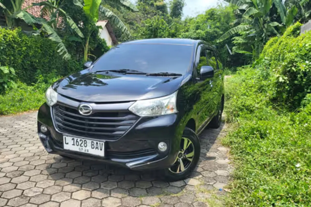 Daihatsu xenia 2015