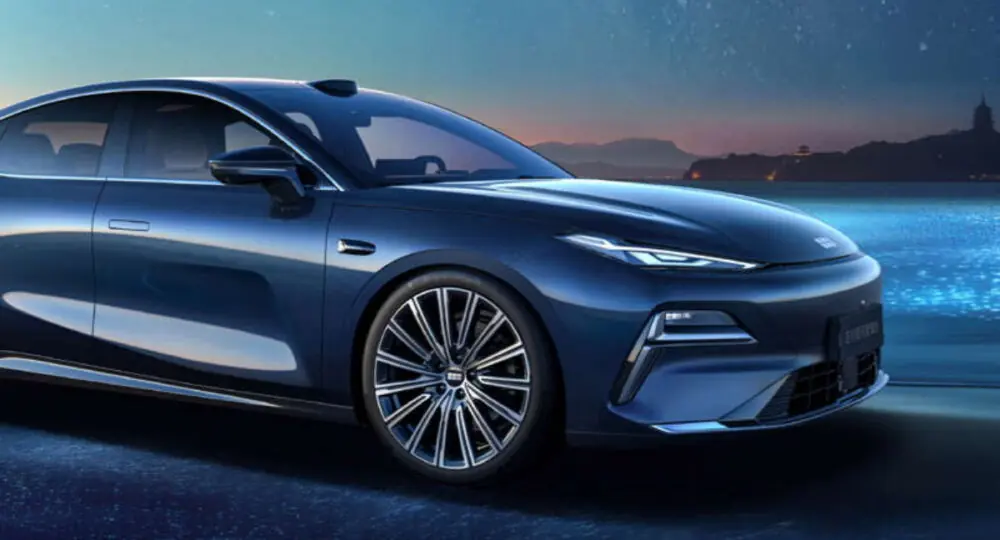 Geely galaxy starshine 8 phev hadir di indonesia dengan desain elegan, teknologi canggih, dan harga terjangkau mulai rp 200 juta, pilihan tepat untuk sedan hybrid