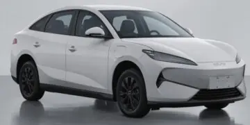 Mobil listrik byd e7
