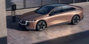 Suv listrik mazda ez 6 laku keras sejak debut di shanghai auto show 2025. simak spesifikasi lengkapnya dan fitur unggulan di artikel ini