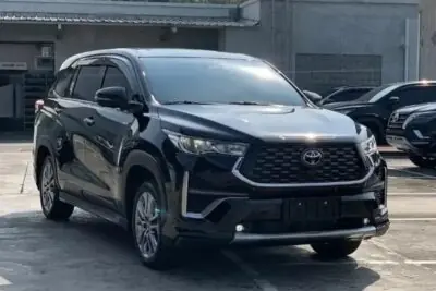 Toyota innova zenix hybrid 2025
