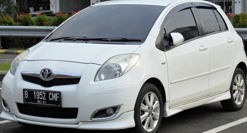 2011 toyota yaris 1.5 s limited hatchback ncp91r 01 09 2019 south tangerang1 ezgif.com resize