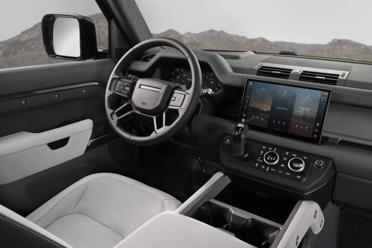 Interior land rover defender 2025